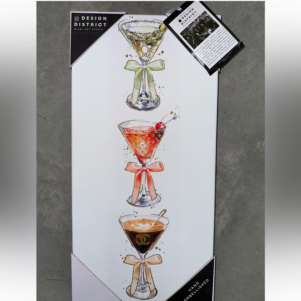 Design District Luxury Martini Wall Art